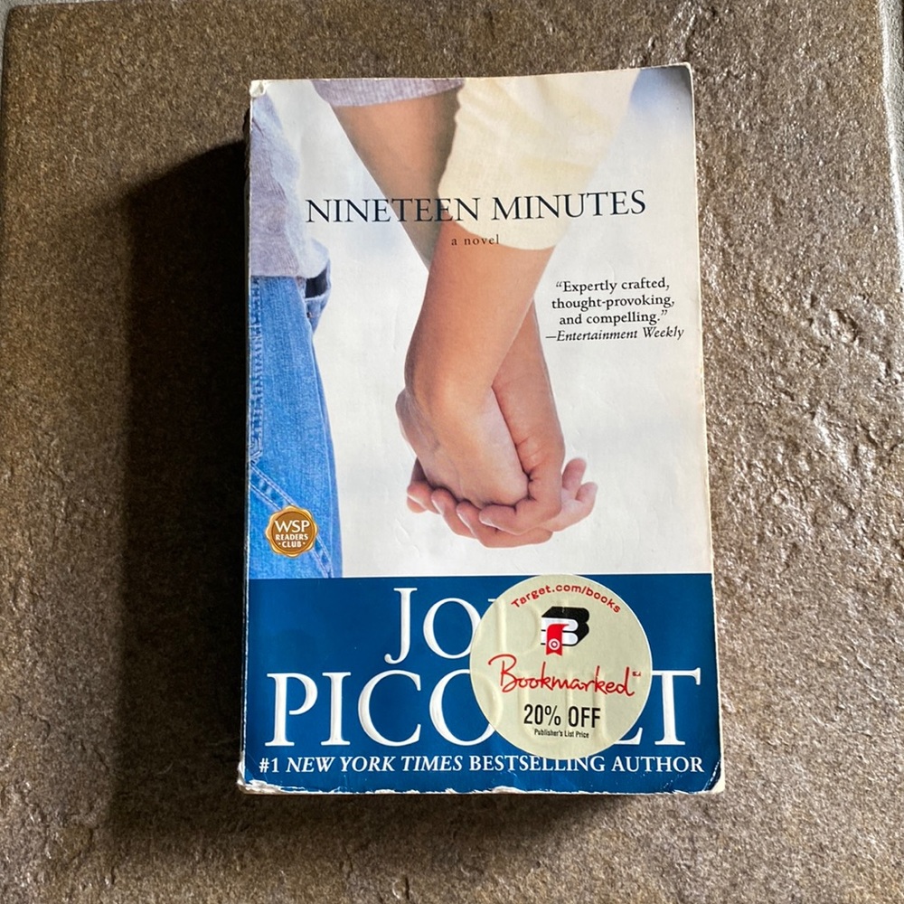 Nineteen Minutes by Jodi Picoult